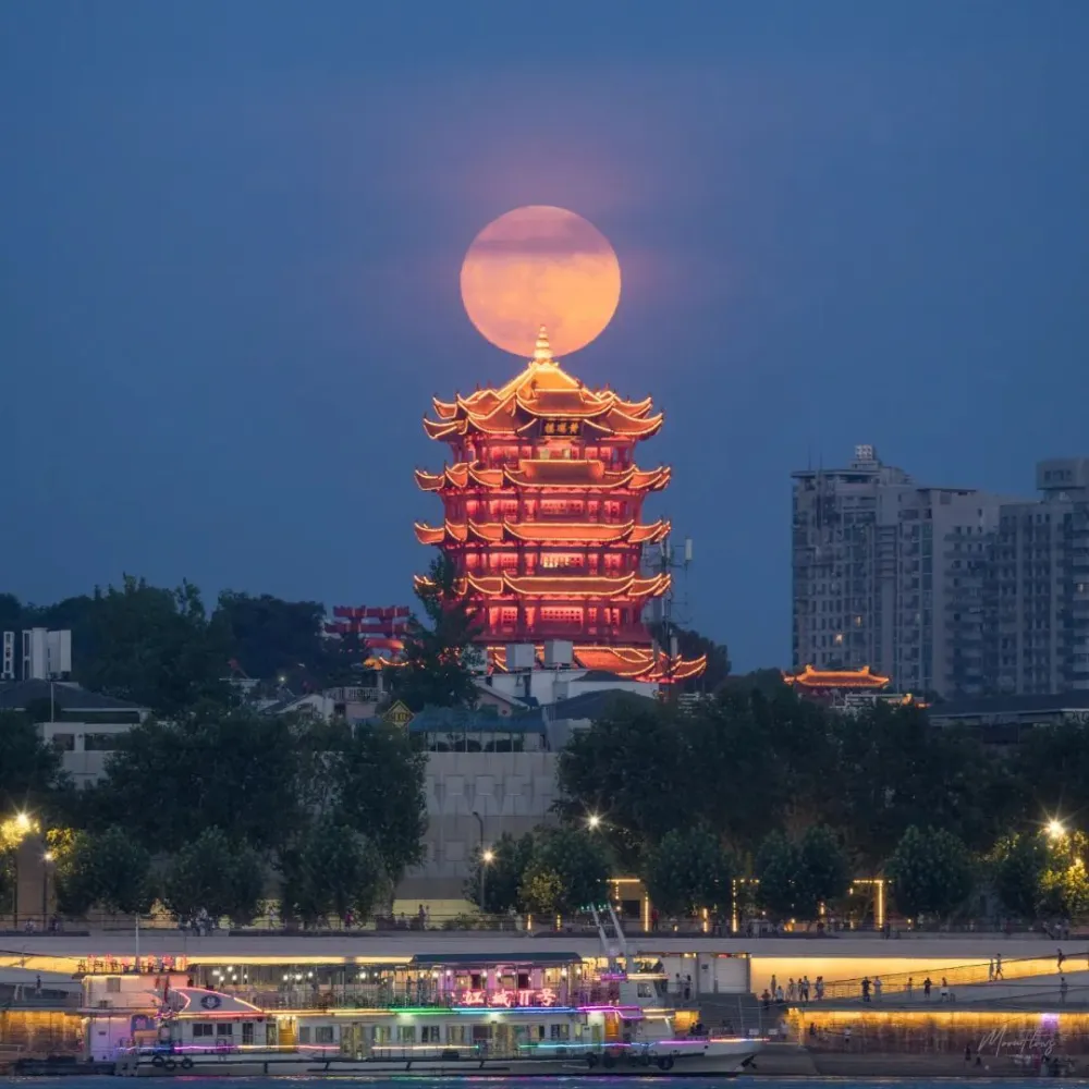 黄鹤楼诗词崔颢_黄鹤楼诗_黄鹤楼诗词李白