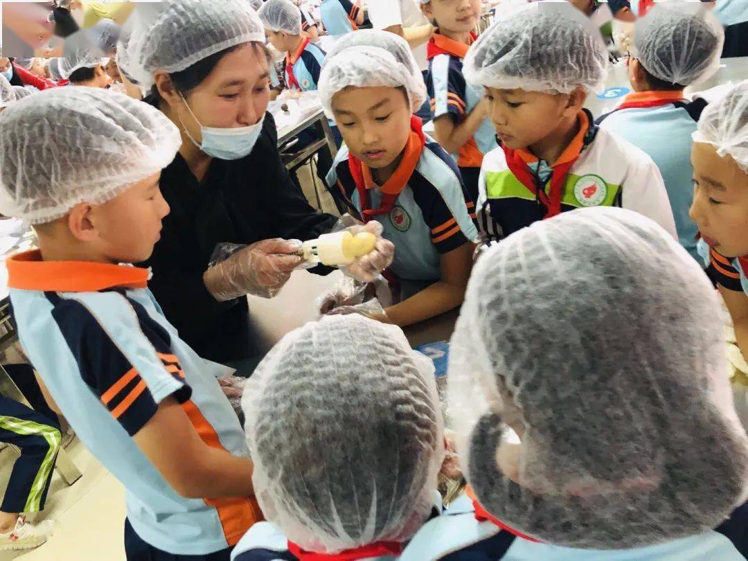 小学庆五一诗歌_庆祝五一小诗_关于庆祝五一诗歌朗诵一年级